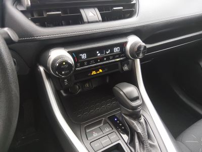 2024 Toyota RAV4 - Photo 18