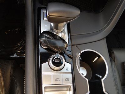2025 Genesis G70 - Photo 15