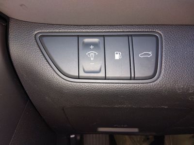 2025 Genesis G70 - Photo 13