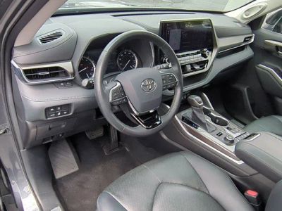 2020 Toyota Highlander - Photo 9