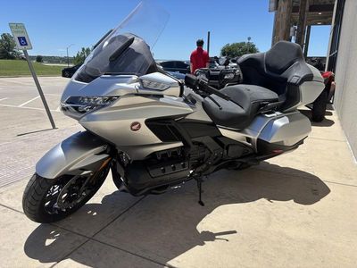 2025 Honda Gold Wing 50th Anniversary - Photo 3