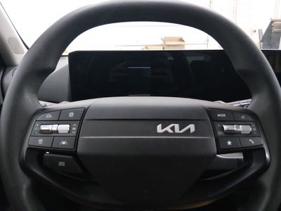 2025 Kia K4 - Photo 12