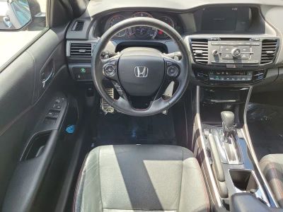 2017 Honda Accord — photo 14 view