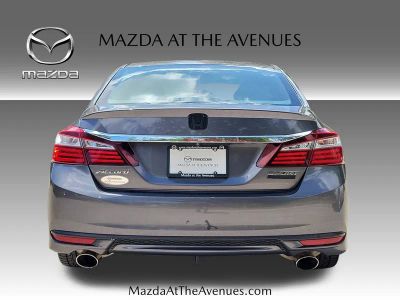 2017 Honda Accord — photo 7 view