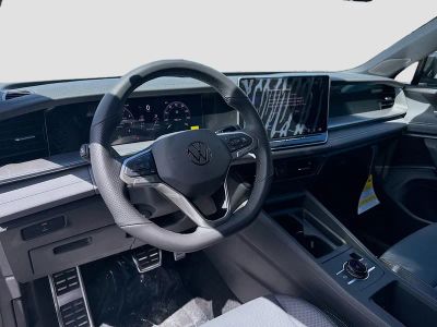 2026 Volkswagen Tiguan — photo 9 view