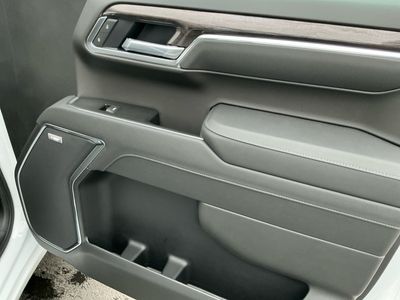 2026 Chevrolet Silverado 1500 — photo 21 view