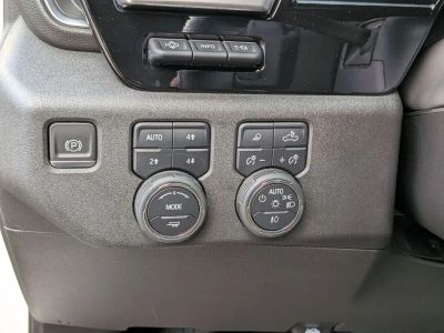 2023 Chevrolet Silverado 1500 — photo 14 view