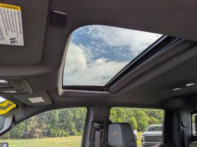 2023 Chevrolet Silverado 1500 — photo 12 view