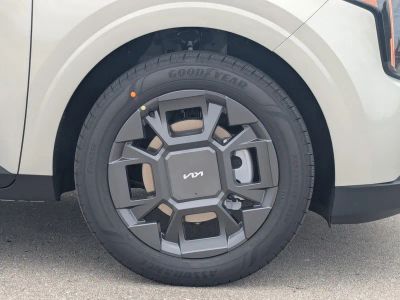 2026 Kia Carnival Hybrid — photo 11 view