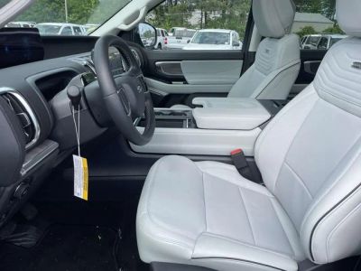 2026 Ford Expedition - Photo 16