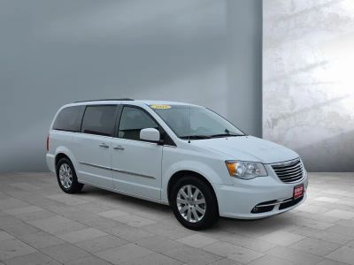 2016 Chrysler Town and Country - Photo 8