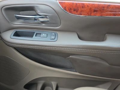 2016 Chrysler Town and Country - Photo 21