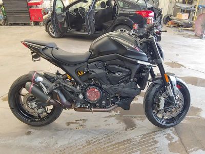 2022 DUCATI MONSTER — detail view