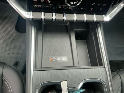 2026 GMC Acadia — photo 13 view