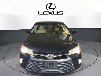 2017 Toyota Camry - Photo 2