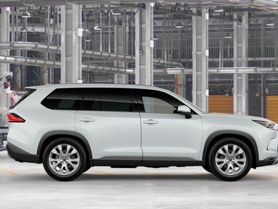 2026 Toyota Grand Highlander Hybrid — photo 12 view