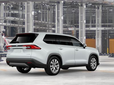 2026 Toyota Grand Highlander Hybrid — photo 10 view