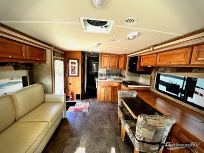 2014 Winnebago Vista - Photo 4