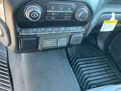 2026 Chevrolet Silverado 1500 - Photo 13