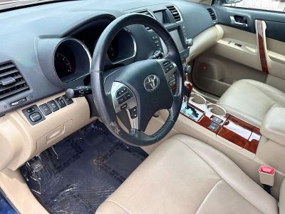 2011 Toyota Highlander — photo 26 view