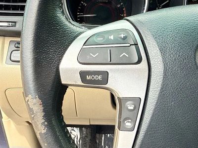2011 Toyota Highlander — photo 37 view
