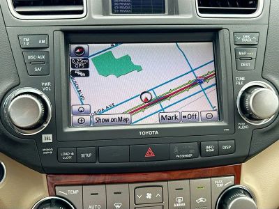 2011 Toyota Highlander — photo 32 view