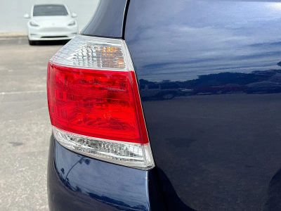 2011 Toyota Highlander — photo 10 view