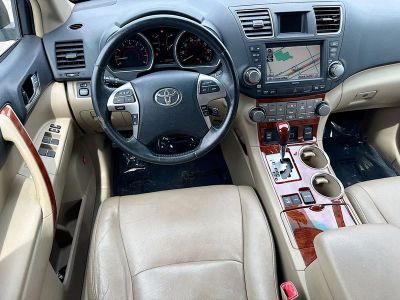 2011 Toyota Highlander — photo 17 view