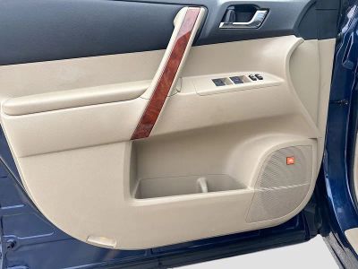 2011 Toyota Highlander — photo 22 view