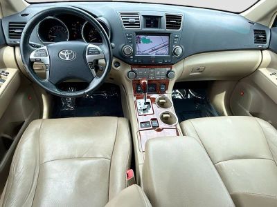 2011 Toyota Highlander — photo 16 view