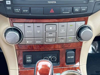 2011 Toyota Highlander — photo 34 view