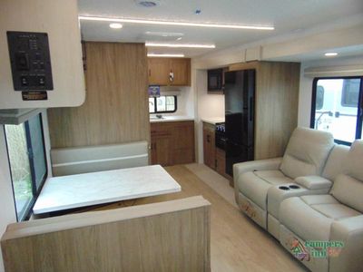 2025 Coachmen RV Freedom Express - Photo 6
