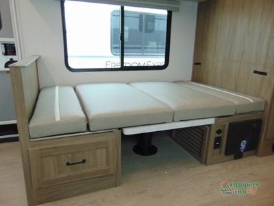 2025 Coachmen RV Freedom Express - Photo 12