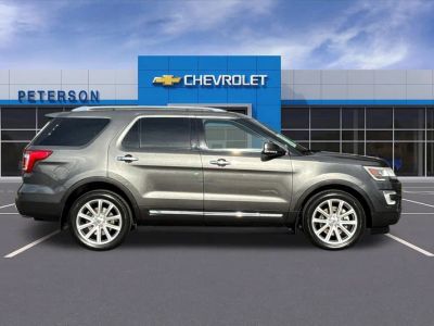 2016 Ford Explorer — rear three-quarter view