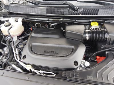 2024 Chrysler Pacifica — photo 9 view