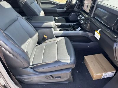 2026 Ford F-350SD - Photo 13