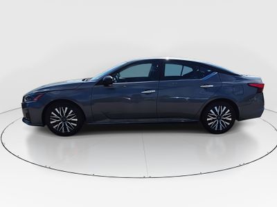2025 Nissan Altima - Photo 4