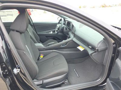 2026 Hyundai Elantra — photo 15 view