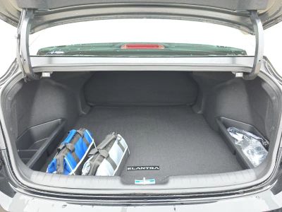 2026 Hyundai Elantra — photo 17 view