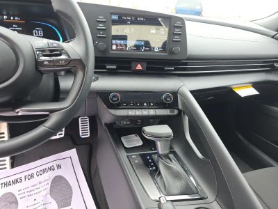 2026 Hyundai Elantra — photo 13 view