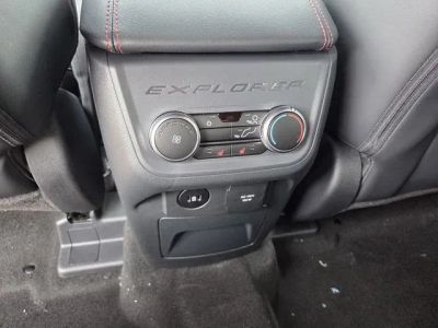 2026 Ford Explorer — photo 18 view