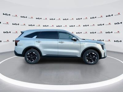 2026 Kia Sorento — photo 9 view