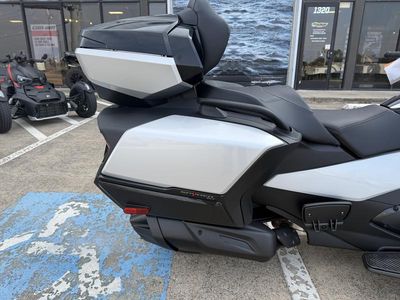 2025 Can-Am Spyder RT Limited Dark Wheels - Photo 10