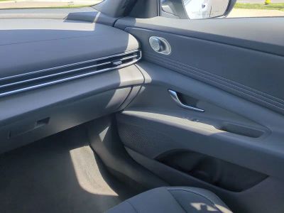 2026 Hyundai ELANTRA — photo 18 view