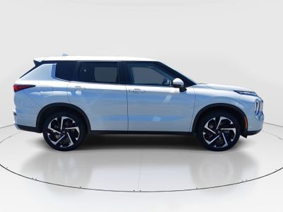 2024 Mitsubishi Outlander - Photo 8