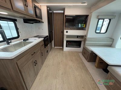 2026 Coachmen RV Freedom Express - Photo 5