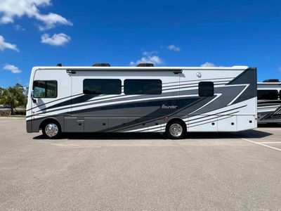 2024 Fleetwood BOUNDER - Photo 29