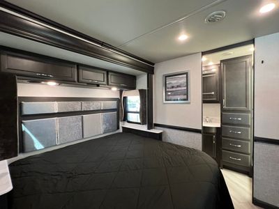 2024 Fleetwood BOUNDER - Photo 19