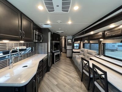 2024 Fleetwood BOUNDER - Photo 5