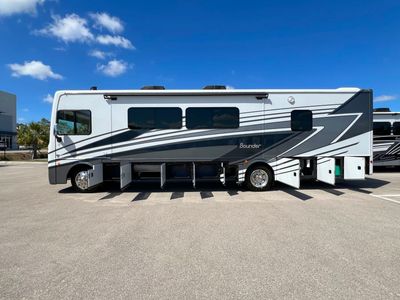 2024 Fleetwood BOUNDER - Photo 30